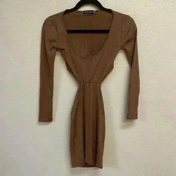 Brand new! PRETTYLITTLETHING Women’s Ribbed Dress w/ back cut out - Picture 1 of 9